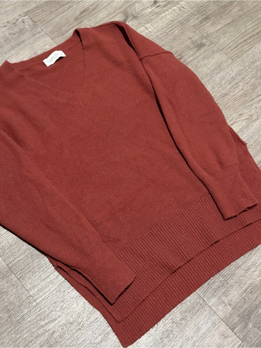 Women’s V-Neck Sweater in Rust
